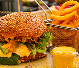 BURGER Z ANANASEM